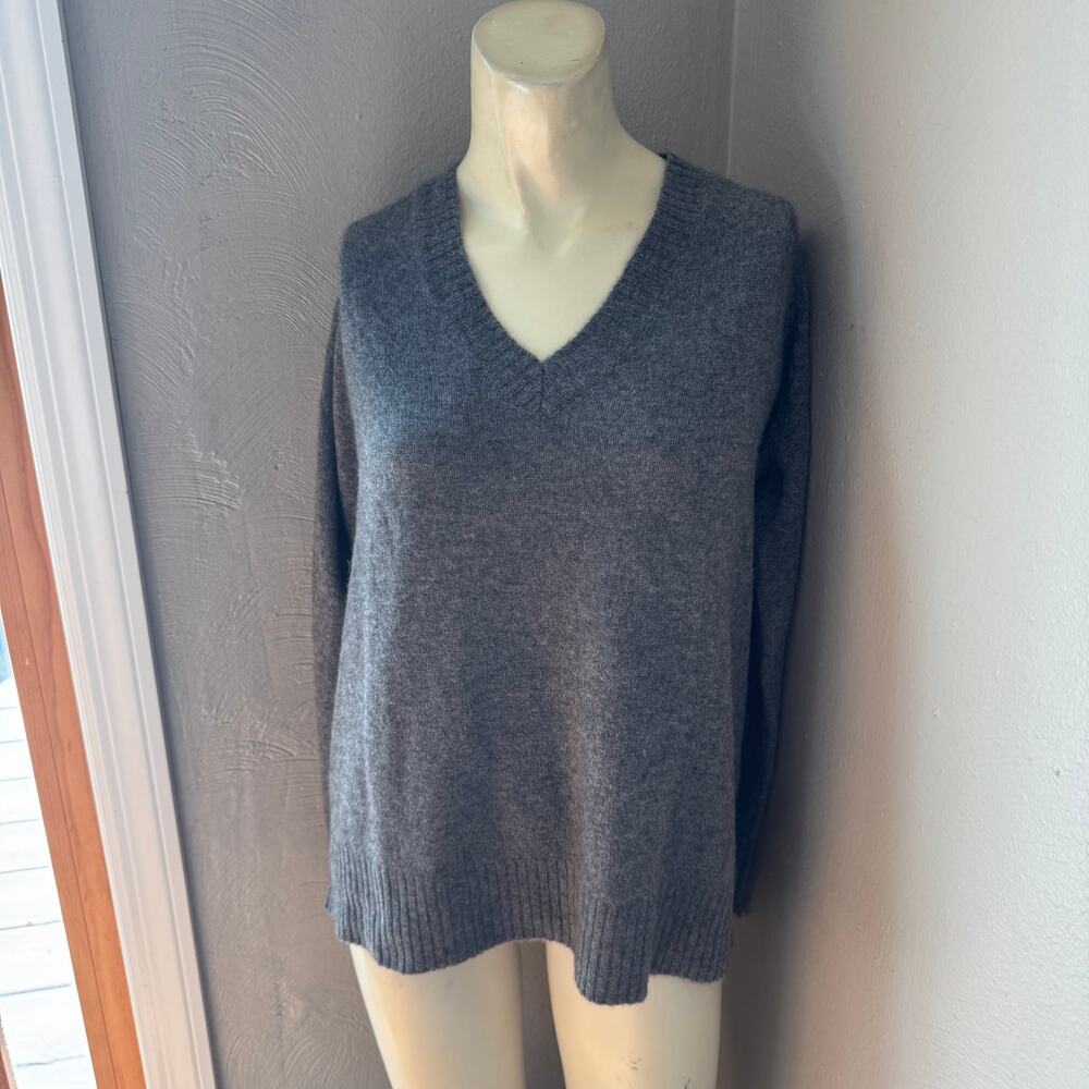 Autumn Cashmere pullover sweater subtle speckle pattern med